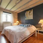 Σπίτι διακοπών Medieval Farmhouse With Private Garden *